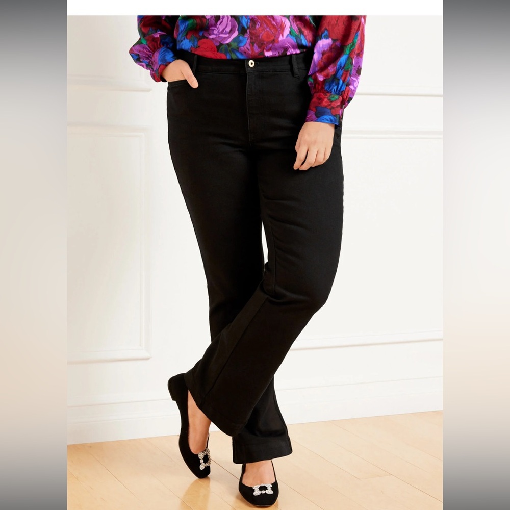 Talbots 20W Black Straight Leg Women’s Jeans with slight flare at the bottom